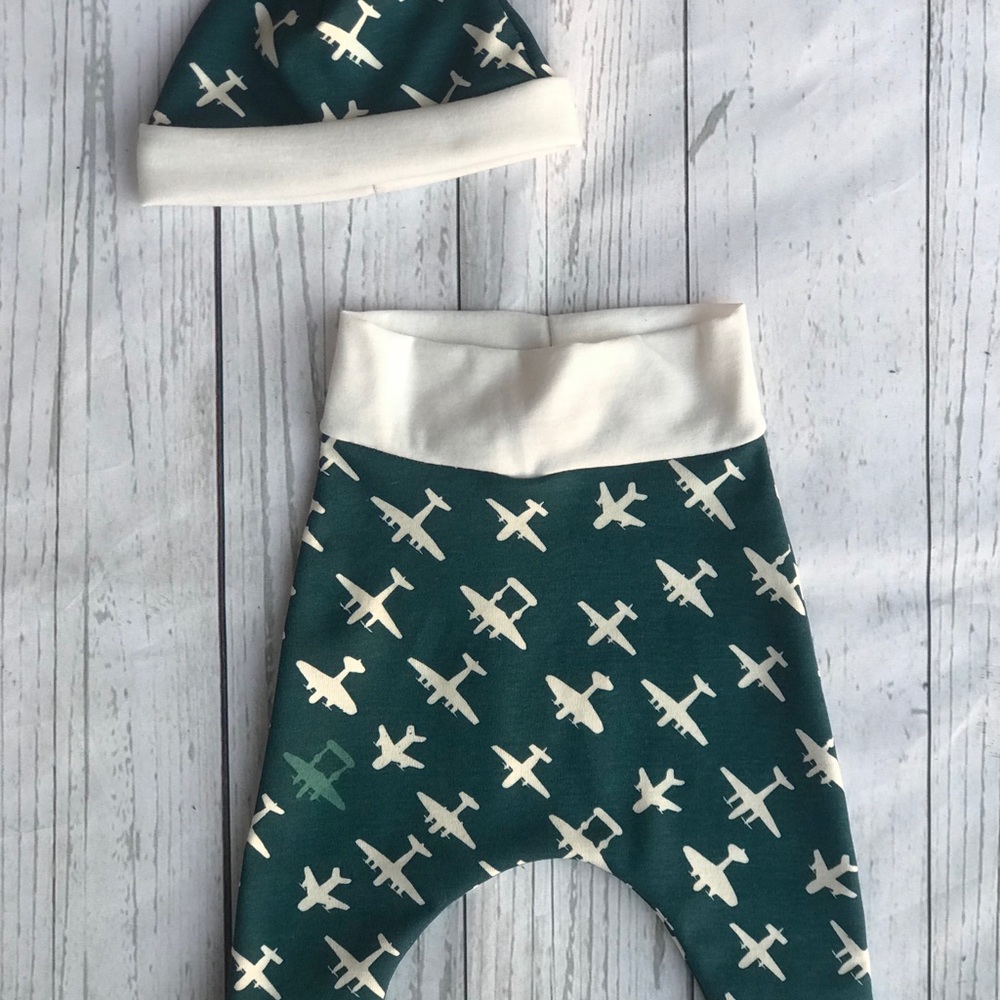 Infant harem pants and hat